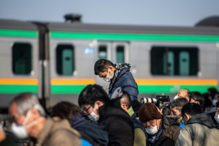 At least one major Japanese railway company has embraced the train photography community, launching its own fan club