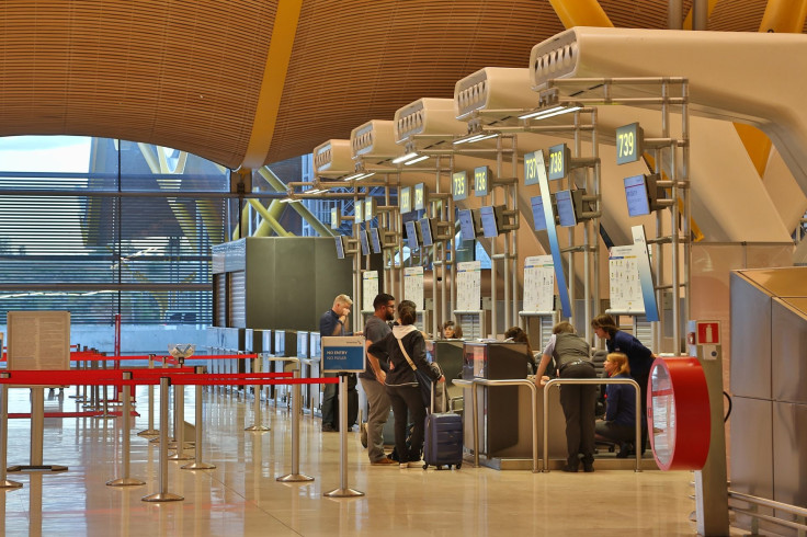 airport-4735067_1920