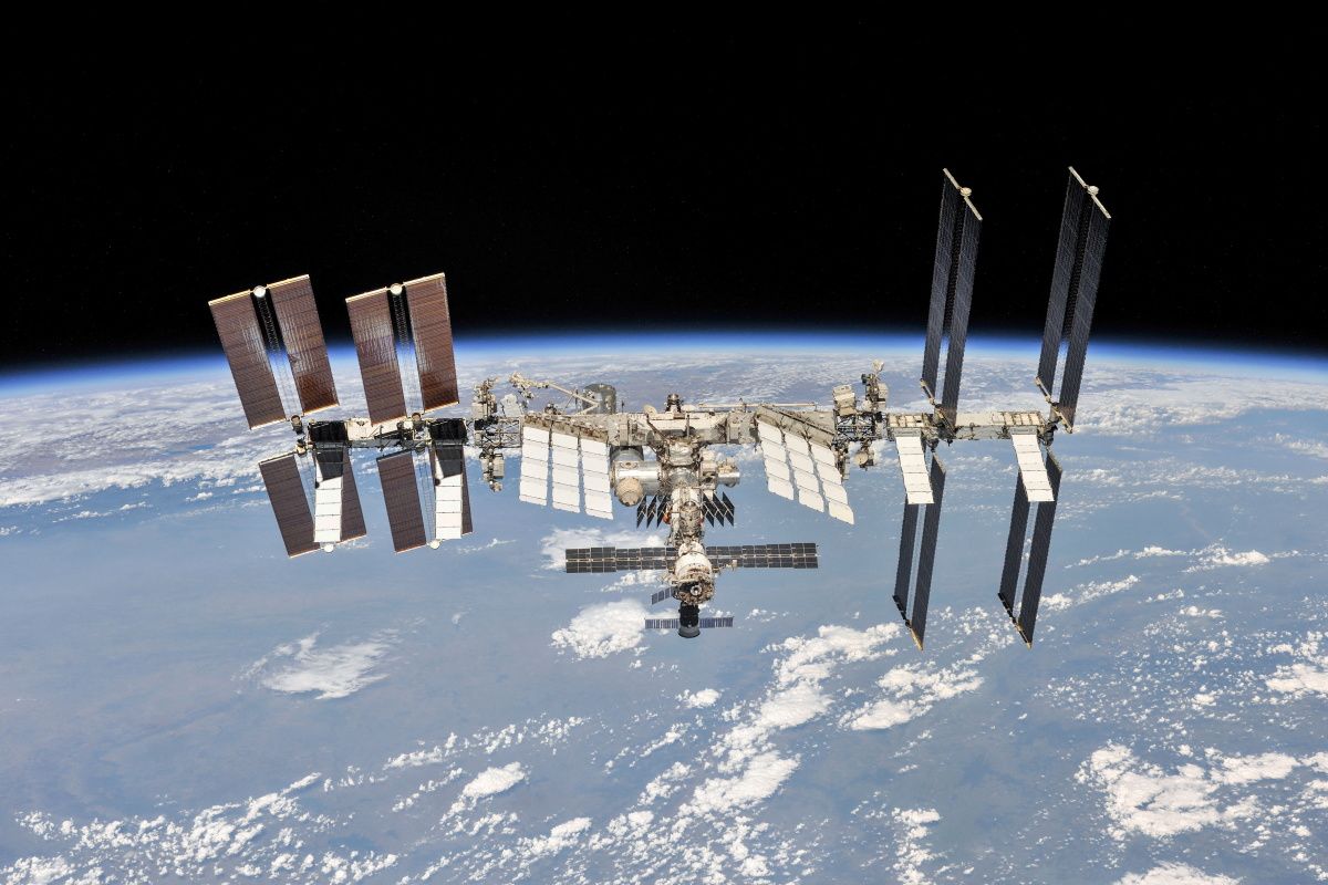 Spacecraft Relocation Aboard The ISS Provides Stunning Views [Videos]