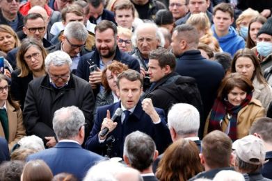 Emmanuel Macron has kept up dialogue with Vladimir Putin