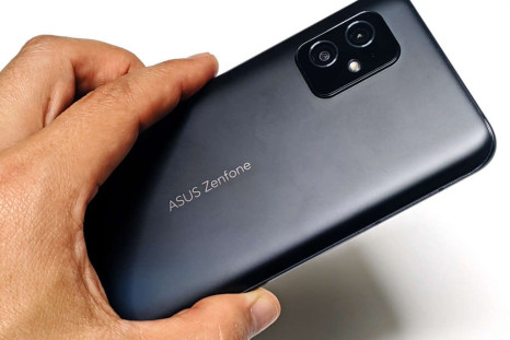 The impressive frosted glass back that solves the fingerprint problem once and for all