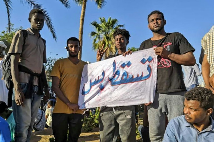 Sudanese protesters staged a mass encampment on April 6, 2019 outside the army headquarters in Khartoum, demanding an end to Omar al-Bashir's three-decade rule