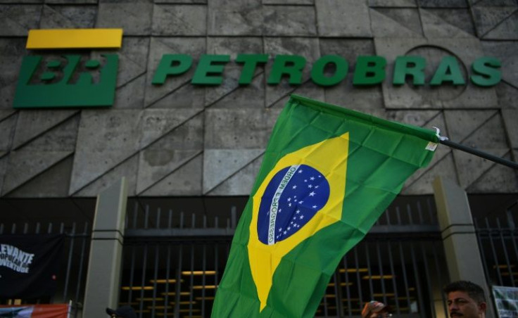 Petrobras determines the price of petrol at the pump