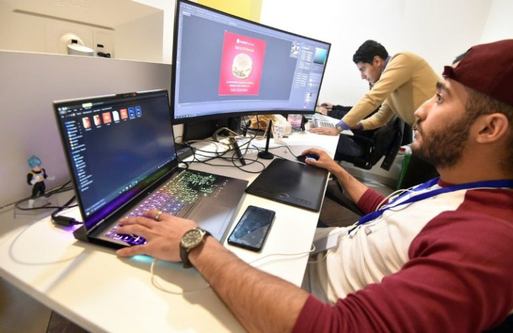 In Algiers, 30 or so young call centre operators are on hand to deal with around 6,000 orders a day