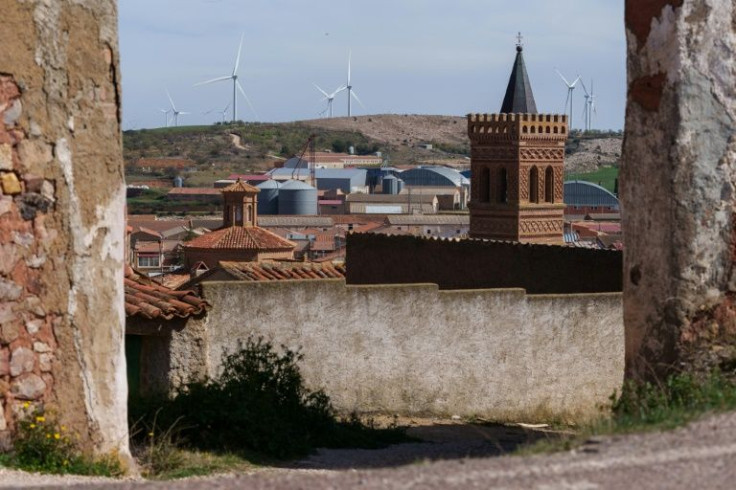A wind farm in Spain's Villar de los Navarros will produce 471 gigawatt hours per year -- enough to meet the demands of 148,000 households -- after it becomes fully operational in a month