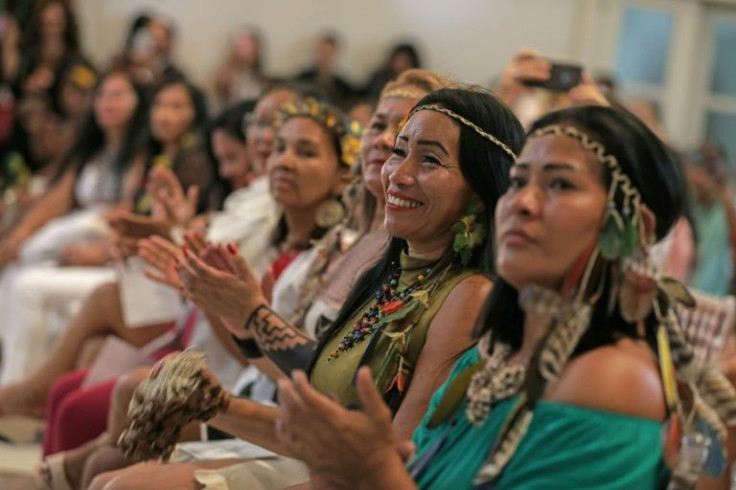 The audience, too, wore clothes representing their cultural roots