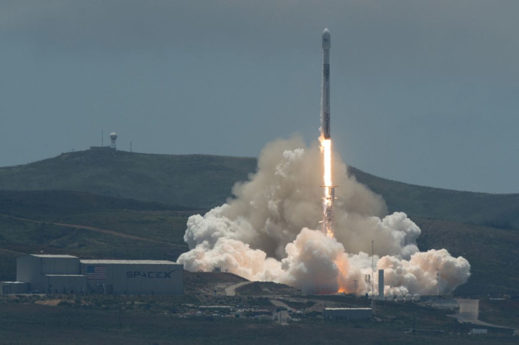 A SpaceX Falcon 9 rocket lifts off carrying the NASA/German Research Centre for Geosciences GRACE Follow-On spacecraft from Space Launch Complex 4E at Vandenberg Air Force Base, California, U.S., May 22, 2018.     NASA/Bill Ingalls/Handout via REUTERS 