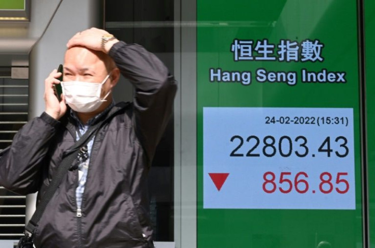 Hong Kong stocks dipped slightly into the red