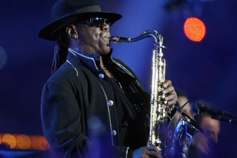Clarence Clemons performs during the halftime show of the NFL&#039;s Super Bowl XLIII football game in Tampa