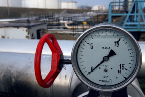 A tap and meter shows zero level pressure on Druzhba oil pipeline at Hungarian oil and gas group MOL's main Duna (Danube) refinery in Szazhalombatta January 9, 2007. 