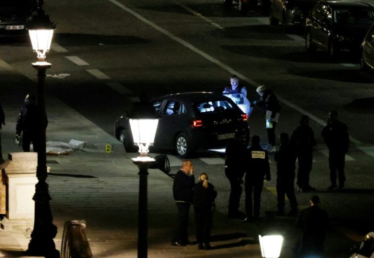 Shortly after midnight on Sunday, police opened fire on a car that refused to stop at a checkpoint on the Pont Neuf