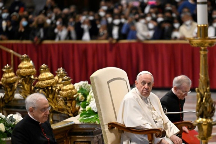 Pope Francis meets with members of the Sri Lankan Catholic community at the Vatican