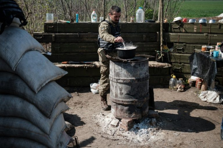 Barinkove lies just around five kilometres (three miles) from the Russian lines