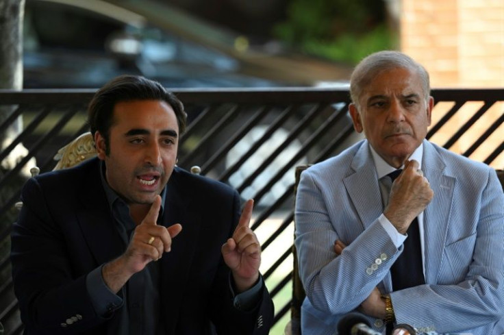 Pakistan's new Foreign Minister Bilawal Bhutto Zardari (left) with Prime Minister Shehbaz Sharif