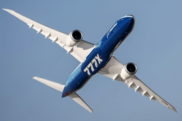 Boeing has again pushed back the timeframe for first commercial deliveries of the 777X, shown here at the 2021 Dubai Airshow