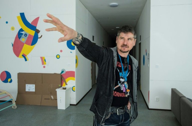 Russian-born photographer Pavel Oskin enlisted some friends to help him house Ukrainians