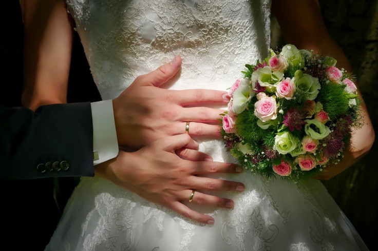 bride-and-groom-g7cf73b96a_1280