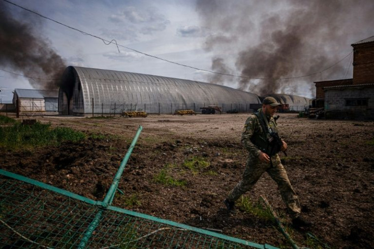 On the front line, Ukrainian and Russian troops are just a few kilometres apart