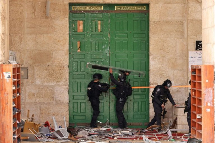 Israeli police secure the door of the Al-Aqsa mosque