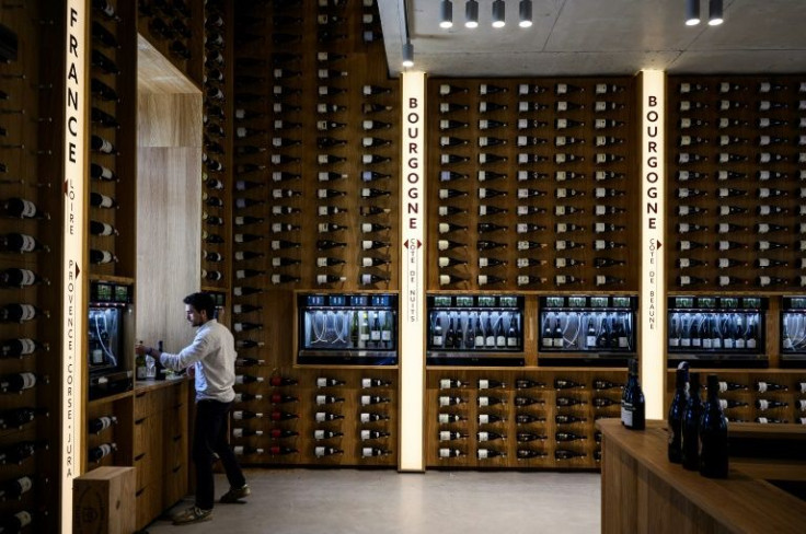 The cellar offers 250 wines by the glass among more than 3,000 references