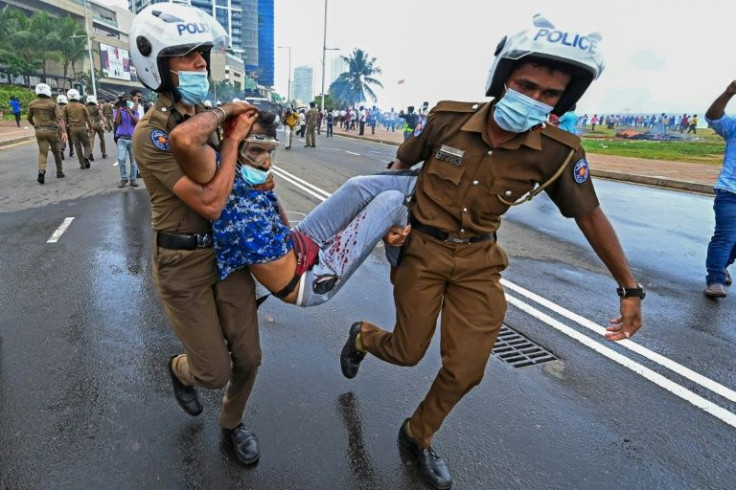 At least 20 people were injured in the clashes in central Colombo