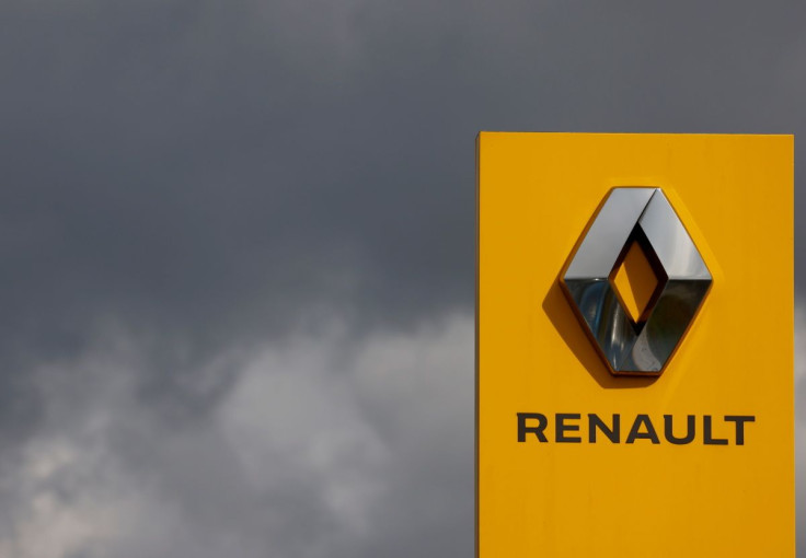 The logo of Renault carmaker is pictured at a dealership in Les Sorinieres, near Nantes, France, September 9, 2021.