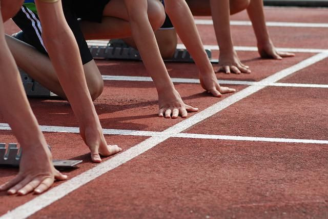 track-and-field-ge3df3f91f_640