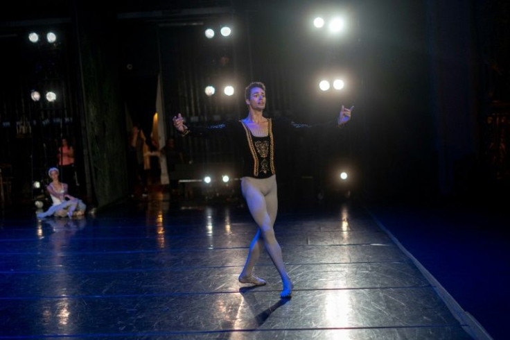 Brazilian dancer David Motta rehearses at Rio de Janeiro's Municipal Theater on May 12, 2022 after quitting the Bolshoi Ballet following Russia's invasion of Ukraine