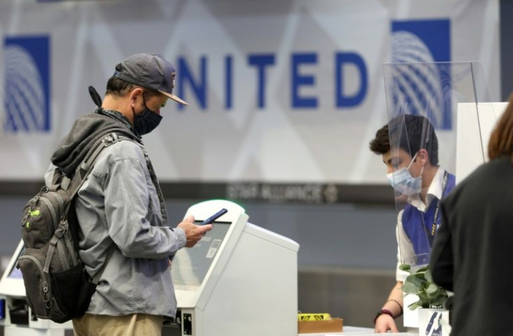 US air safety regulators have cleared United Airlines to resume service on more than 50 Boeing 777 planes