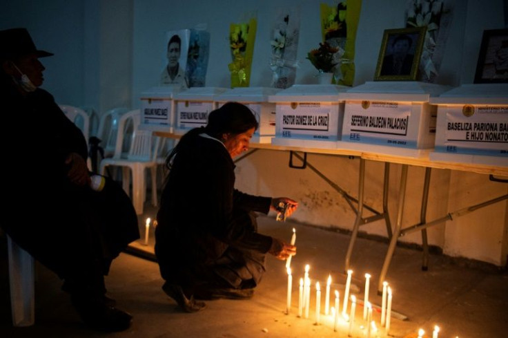 The remains of 42 of at least 69 victims of the largest massacre of peasants by a Peruvian army patrol, perpetrated 37 years ago during the internal conflict against left-wing guerrillas, were handed over to their families on May 18, 2022