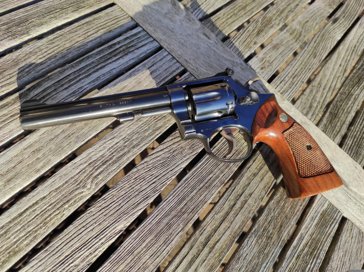 revolver-5930528_1920
