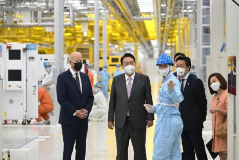 US President Joe Biden toured Samsung Electronics' massive Pyeongtaek semiconductor factory on Friday