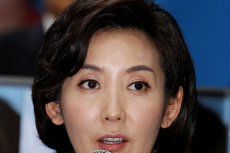 Na Kyung-won, leader of South Korea's delegation to the World Economic Forum in Davos, Switzerland, speaks to the media in Seoul October 25, 2011.    