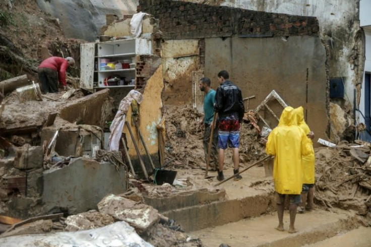 Nineteen people were killed in a landslide that hit Jardim Monte Verde, in Recife, Pernambuco State, Brazil, amid days of torrential rains
