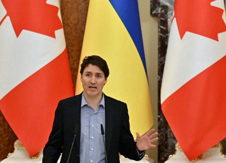 Canada's Prime Minister Justin Trudeau has announced plans to freeze handgun ownership, after mass shootings in the US