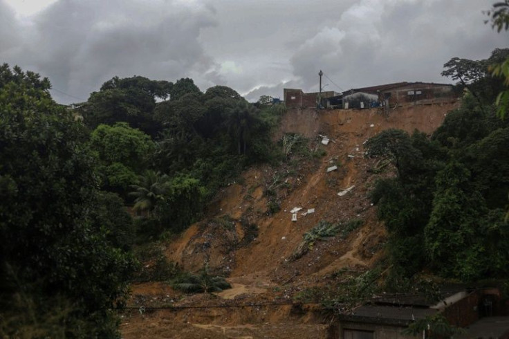 A landslide destroyed several houses in the community Vila dos Milagres