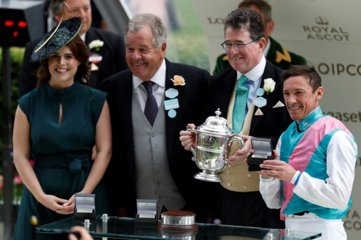 Michael Stoute (2L) has the patient training approach of a Test rather than T20 player, says Michael Holding