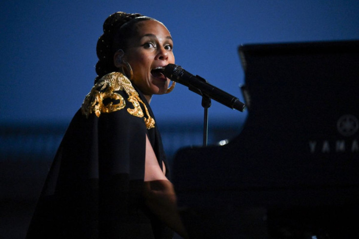 Alicia Keys performs onstage during the Platinum Party at the Palace in front of Buckingham Palace in London, Britain, June 4, 2022. Jeff J MitchellPool via REUTERS