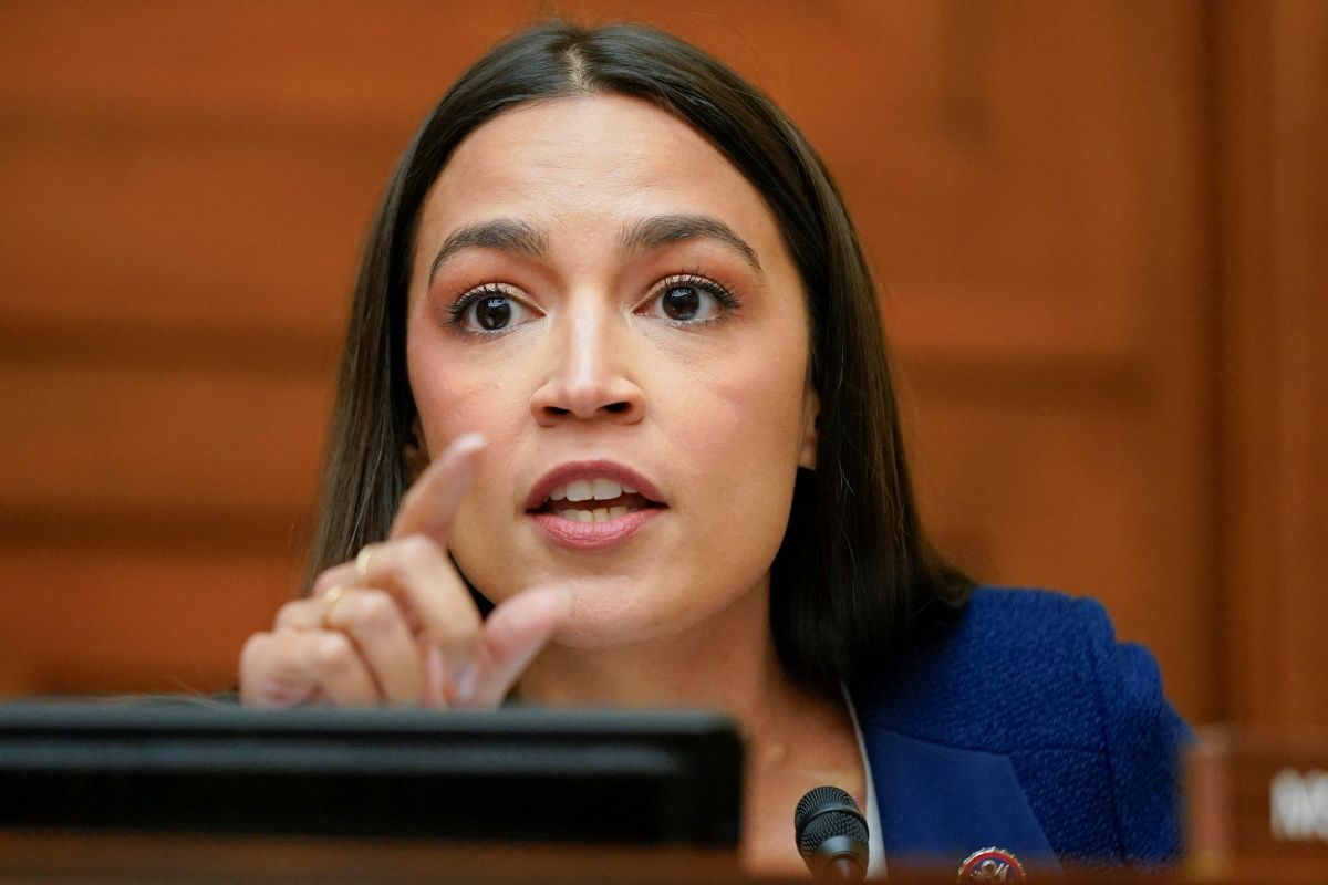 https://d.ibtimes.com/en/full/3533678/us-representative-alexandria-ocasio-cortez-d-ny-speaks-during-house-committee-oversight.jpg