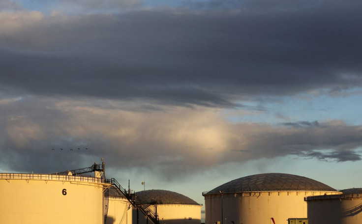 Crude oil storage tanks are seen at the Kinder Morgan terminal in Sherwood Park, near Edmonton, Alberta, Canada November 14, 2016. Picture taken November 14, 2016. 