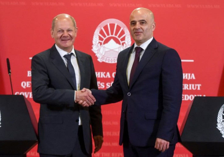 German Chancellor Olaf Scholz (L) met North Macedonia's Prime Minister Dimitar Kovacevski during a lighning tour of the Balkans