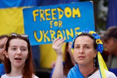 Ukrainians living in Belgium protest outside the European Council building, on the day leaders are set to meet to discuss giving Ukraine candidate status to join the European Union, as Russia's invasion of Ukraine continues, in Brussels, Belgium June 23, 
