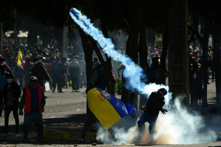 An estimated 14,000 Ecuadorans are taking part in the mass show of discontent -- the bulk, some 10,000 of them -- in Quito