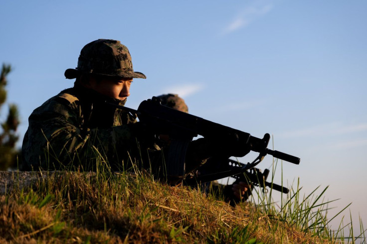 Members of South Korea and U.S. Special forces take part in a joint military exercise conducted by South Korean and U.S. special forces troops at Gunsan Air Force base in Gunsan, South Korea, November 12, 2019.  Photo taken November 12, 2019.  Capt. David