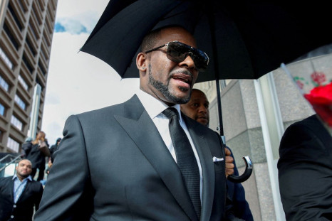 Grammy-winning R&B star R. Kelly leaves the Cook County courthouse after a hearing on multiple counts of criminal sexual abuse case, in Chicago, Illinois, U.S. March 22, 2019. 