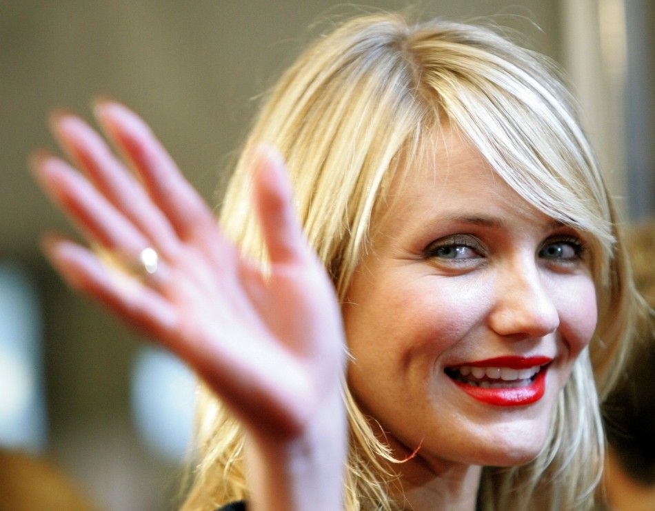 Actress Cameron Diaz waves at the world premiere of quotIn Her Shoesquot at the 30th Toronto International Film Festival in Toronto. Actress Cameron Diaz waves as she arrives at the world premiere of quotIn Her Shoesquot at the 30th Toronto Intern