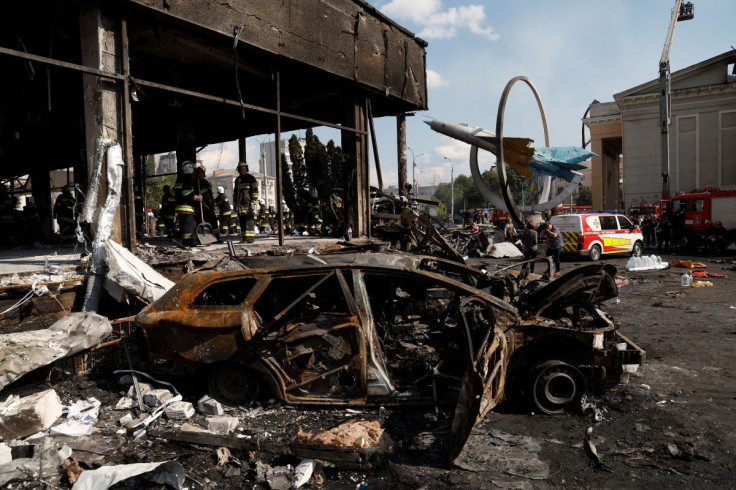 A view of a damaged building and a car at the site of a Russian military strike, as Russia's attack on Ukraine continues, in Vinnytsia, Ukraine July 14, 2022. 