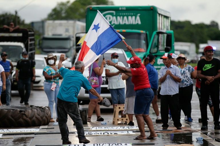 panama political unrest today        
        <figure class=