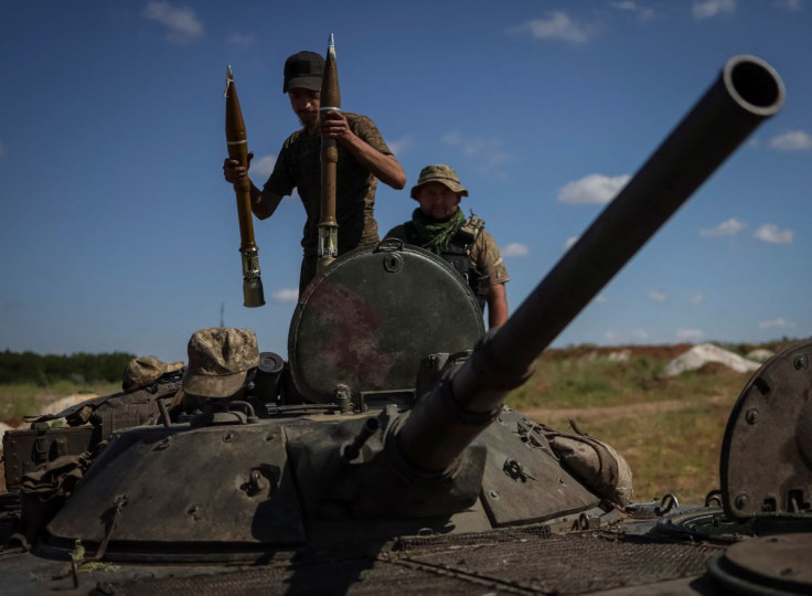 Ukrainian servicemen take part in a training exercise not far from front line, amid Russia's attack on Ukraine, in Donbas region, Ukraine July 15, 2022. 