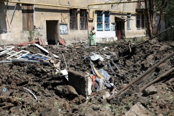 Serangan udara Rusia di Toretsk meruntuhkan gedung dua lantai